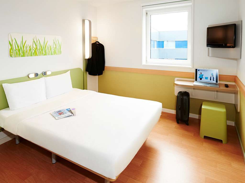Ibis Budget Chilly-Mazarin Les Champarts Kamer foto