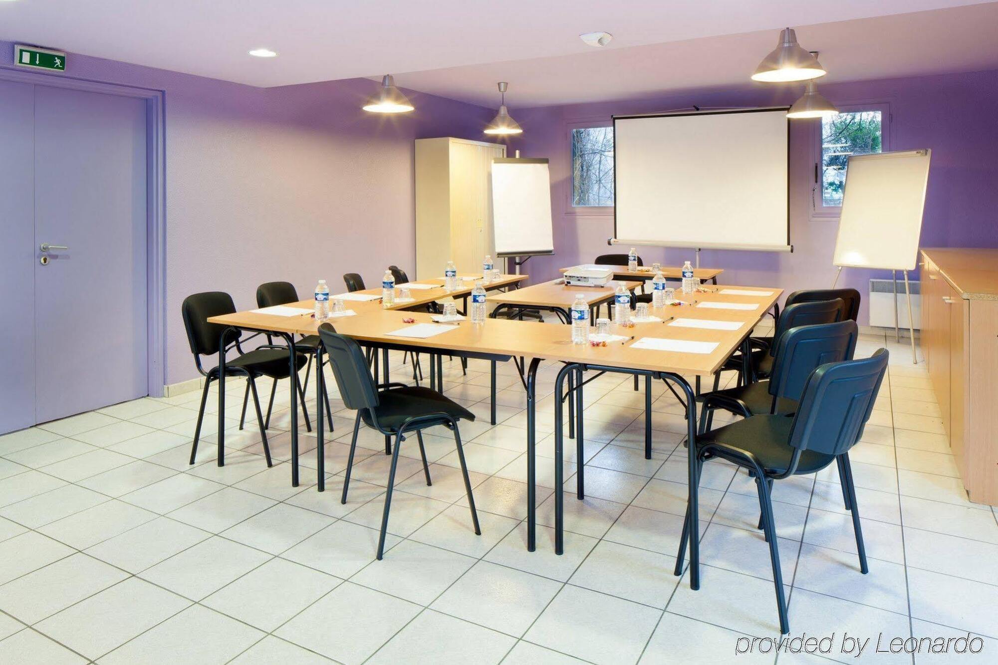 Ibis Budget Chilly-Mazarin Les Champarts Buitenkant foto